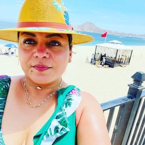 Meet your Posher, Marcia adriana